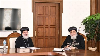 البابا تواضروس يتلقى تقريرا عن الخدمة في دير الأنبا باخوميوس الشايب