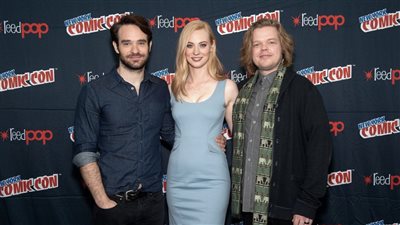 تشارلي كوكس يشيد بديبورا آن وول وإلدن هنسون