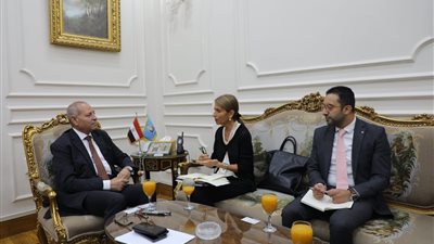 محافظ القاهرة يبحث مع اليونسكو أطر التعاون بشأن المناطق التاريخية والتراثية