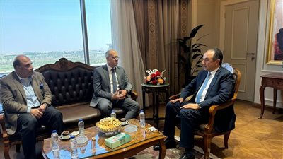 وزير قطاع الأعمال العام يلتقي رئيس الجامعة الألمانية بالقاهرة لبحث فرص التعاون