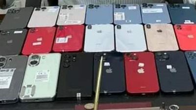 إحباط محاولة تهريب 23 هاتف آيفون بجمارك مطار سوهاج 