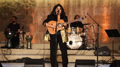 دينا الوديدي تشعل مسرح محكى القلعة في سادس أيامه (فيديو) 