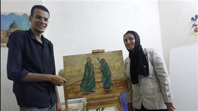 اتعلم على كبر ولوحته تزين البرلمان الأوربي، كريم علاء حدوتة مصرية في الفن التشكيلي (فيديو وصور)