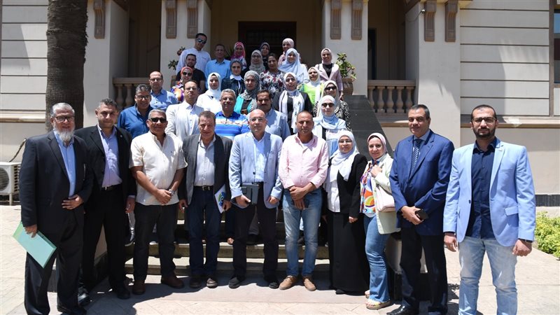ورشة عمل بالشركة