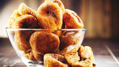 تفسير حلم أكل التين في المنام وعلاقته بالتعرض للحسد من المقربين 