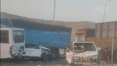 اللقطات الأولى لـ حادث الطريق الدائرى المروع، دهس 12 سيارة وجثث على الأسفلت (فيديو) 