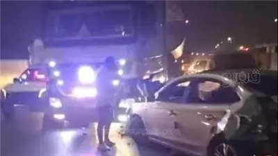 التفاصيل الكاملة لحادث تصادم 12 سيارة على الدائري.. إصابة 24 شخصًا ومقطورة رمال السبب (فيديو وصور) 