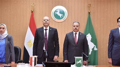 وزير العمل ومحافظ الشرقية يُسلمان عقود عمل لذوي الهمم في شركات القطاع الخاص