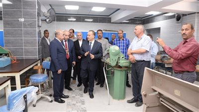 محافظ أسيوط يتفقد المعهد الفني الصحي ومركز تدريب النيل بحي شرق
