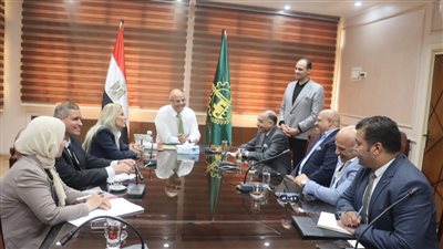 محافظ القليوبية يعقد اجتماعا مع إحدى الشركات السياحية الكبرى