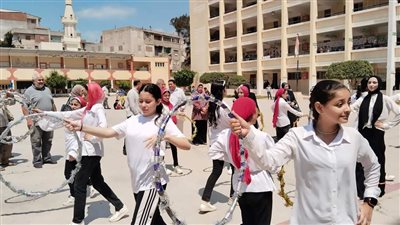 مدير تعليم دمياط يؤكد ضرورة استفادة الطلاب من أنشطة الإجازة الصيفية (صور) 