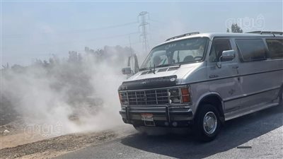 اشتعال النيران في ميكروباص على طريق طنطا - الإسكندرية 