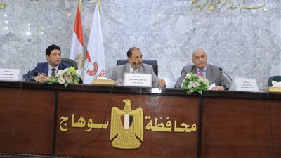 محافظ سوهاج يكلف رؤساء الوحدات المحلية بسرعة إنهاء ملف التصالح