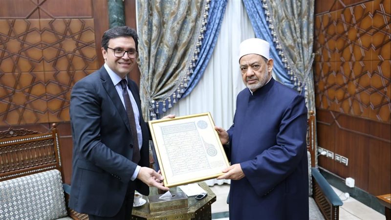 د. احمدالطيب ووزير