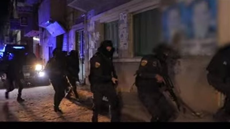 مداهمة أمنية، فيتو