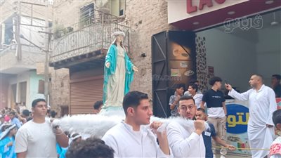 بـ«طواف الشمامسة»، أقباط الأقصر يحتفلون بالليلة الختامية بإصعاد العذراء مريم (فيديو وصور)