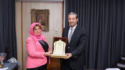 محافظ دمياط ورئيس القومي لعلوم البحار يبحثان دعم قطاع الصيد والاستزراع السمكي