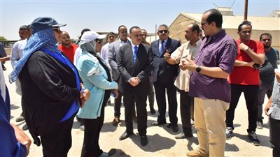 محافظ أسيوط يتفقد مزرعة الدواجن ويؤكد تعظيم الإنتاج المحلي وتقليل الاستيراد