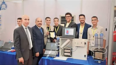 طلاب كلية علوم أزهر بأسيوط ينجحون في تحويل مياه الصرف الصحي إلى كهرباء (صور)