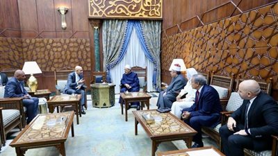 شيخ الأزهر يحذر من الانسياق خلف الأنظمة التعليمية التي تحمل أهدافا غير معلنة