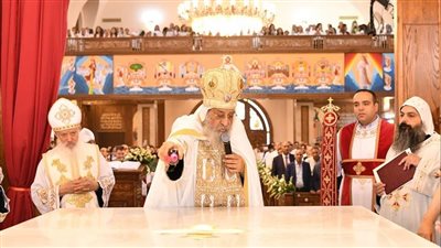 البابا تواضروس يدشن كنيسة العذراء والأرشيدياكون حبيب جرجس بالعبور الجديدة