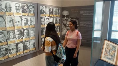 مع اقتراب ذكرى رحيله، 33 طالبا زاروا متحف نجيب محفوظ 