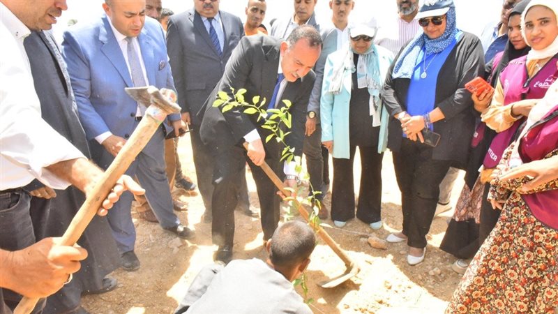 محافظ أسيوط يتفقد