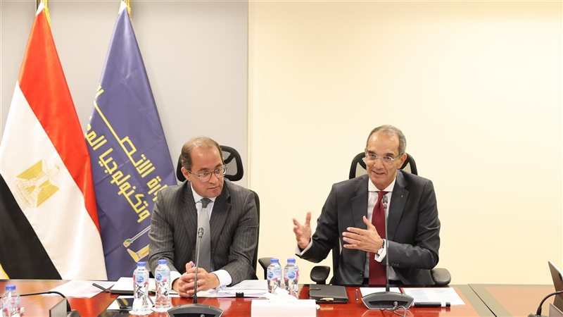 وزيرا الاتصالات والمالية