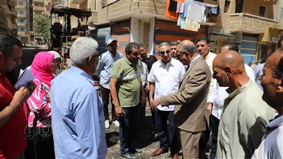 محافظ المنيا يتابع أعمال رصف شارع الشريف بسمالوط