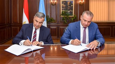 محافظ الإسكندرية يوقع بروتوكول تعاون مع صندوق التنمية الحضرية لتعويض شاغلي 28 وحدة تجارية تم إزالتها
