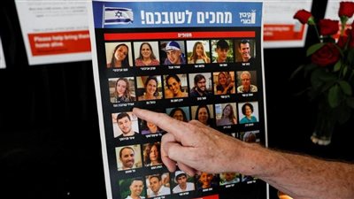أسيرة إسرائيلية مفرج عنها: أصدقائى يعودون من غزة في نعوش بسبب نتنياهو