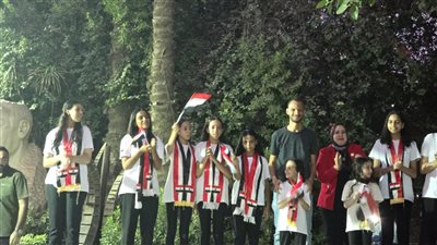 بالشال الفلسطيني وعلم مصر، فرقة بنات وبس تمتع الجمهور بختام الملتقي الدولى للكاريكاتير 