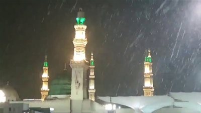 شاهد، سقوط الأمطار على المسجد النبوي