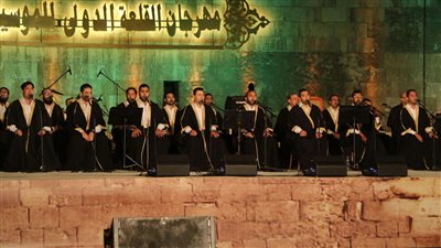 فرقة الإنشاد الديني تتألق في مهرجان القلعة وسط حضور جماهيري كبير (صور)