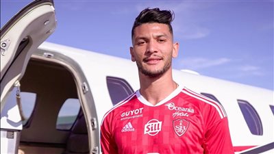 اتجاه داخل الأهلي لاستبعاد أشرف داري من رحلة كينيا 