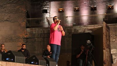 أخبار الفن اليوم: إيهاب توفيق يطرب جمهور مهرجان القلعة.. حمزة نمرة يكشف عن أغنية مؤثرة تتسبب في بكائه.. وشرط نبيلة عبيد للعودة إلى الساحة الفنية