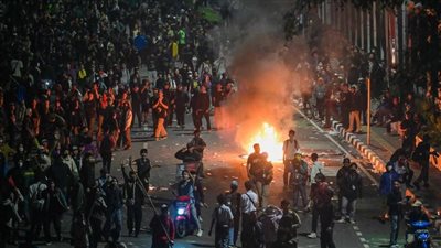 لمنع تأسيس سلالة حاكمة، اشتعال الاحتجاجات على تعديلات انتخابية في إندونيسيا