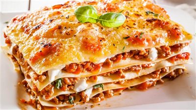  طريقة عمل اللازانيا لغداء مميز من المطبخ الإيطالي