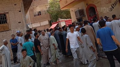 إصابة شاب وتفحم دراجتين ناريتين في حريق بمغسلة سيارات بالأقصر (صور) 