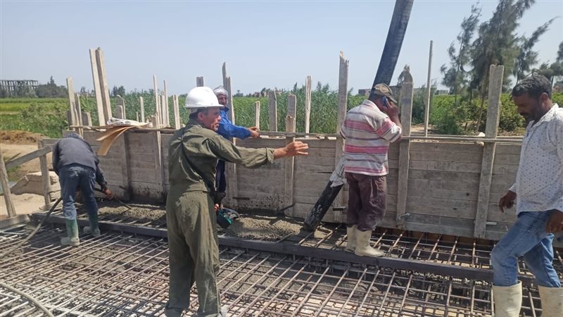 أعمال الكوبري بالبحيرة