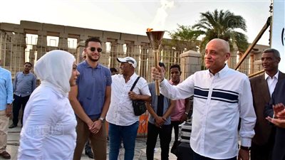 بمشاركة أبطال أولمبياد باريس، محافظ الأقصر يطلق شعلة النسخة 57 من بطولة الجمهورية للشركات