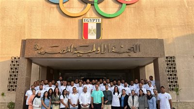 على هامش البطولة العربية للسباحة، ياسر إدريس يفتتح أعمال الدورة التدريبية للمدربين