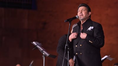 هاني شاكر يشعل مسرح محكي القلعة بـ