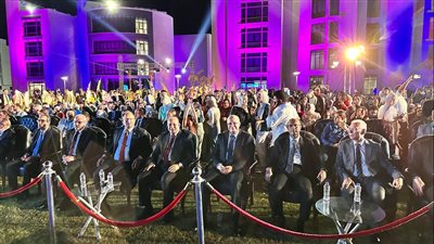 رئيس جامعة المنصورة يشارك في تخريج أول دفعة من فرع الأكاديمية العربية للعلوم بالعلمين