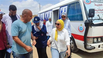 وكيل صحة الإسماعيلية تتفقد أعمال القافلة الطبية بمنشية مبارك (صور) 