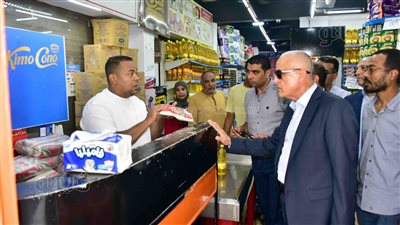 محافظ الأقصر يشدد على إحكام الرقابة والمتابعة للحفاظ على استقرار الأسعار