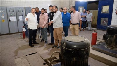 تطهير 50 مطبق وبيارة صرف صحي بحي غرب أسيوط 