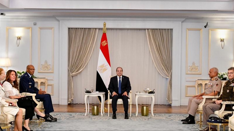 الرئيس السيسي يستقبل