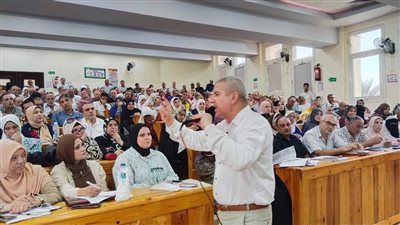 مدير تعليم دمياط يبحث مديري مدارس المرحلة الابتدائية الاستعدادات للعام الجديد