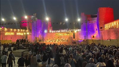 إقبال كبير على حفل سمر طارق ومصطفى حجاج بمهرجان القلعة 